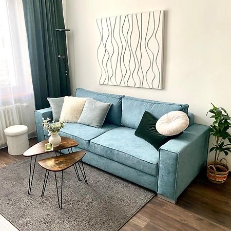 James Dean Apartment - Next To Nivy Bus Station & Mall Bratislava Bagian luar foto